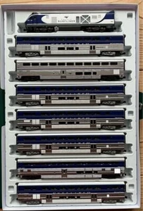 KATO N Gauge 106-9010 SC-44 Cargador Amtrak Pacific Surfliner Juego de 8 unidades 8 coches - Imagen 1 de 16
