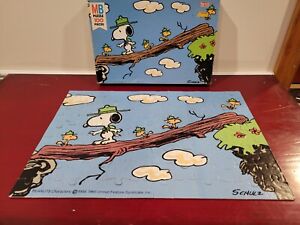 Vintage 1965 Peanuts Snoopy Woodstock 108 Piece Milton Bradley USA Complete