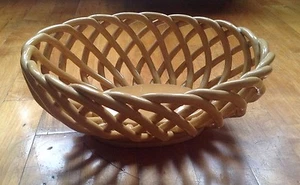 Porcelain Bread or Fruit Bowl Oven Safe by Four Corners International - Picture 1 of 11