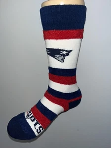 NEW ENGLAND PATRIOTS NFL FOOTBALL PRO STRIPE WOMENS SOFT FUZZY CREW SOCKS Q - Picture 1 of 2