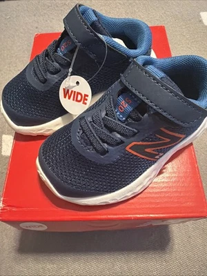 Zapatos New Balance 520v8 Bungee Encaje Infantil/Niño Pequeño Talla 3 Azul Marino Anchos Nuevos en Caja Foto 1 de 3