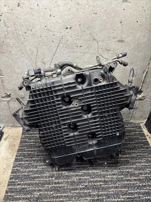 Colector de admisión y cuerpo del acelerador Infiniti G37 Q50 M37 2008-2019 usado OEM Foto 1 de 4