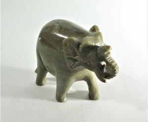 Großer handgeschnitzter Stein Elefant - Bild 1 von 4