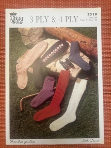 MENS WOMENS KIDS FAMILY KNITTED SOCKS LONG & SHORT VTG KNITTING PATTERN 2518 - Picture 1 of 2
