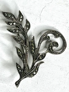 Hübsche Vintage Art Deco Brosche Anstecknadel signiert SILBER Markasiten Blumen Blätter Spray - Bild 1 von 9