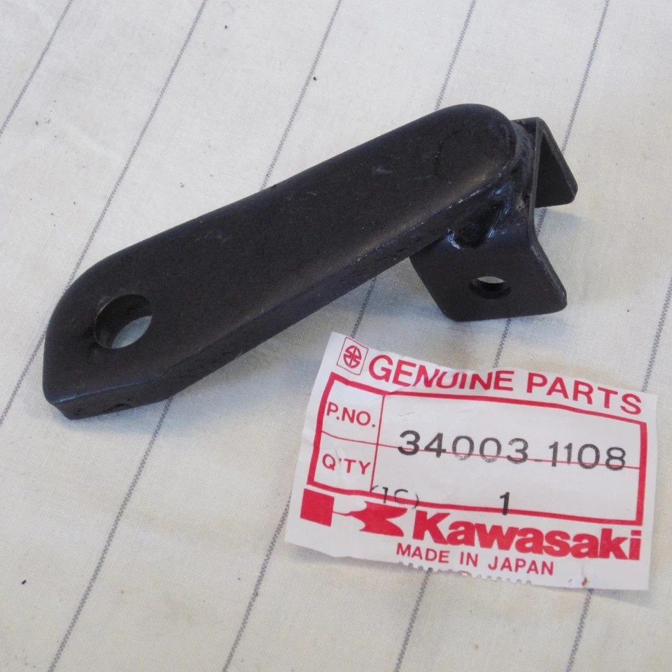 Kawasaki KZ550 GPZ 550 D1 1981 RR L.H. Soporte reposapiés 34003-1108 NOS Foto 1 de 1
