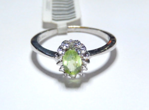 *VINTAGE*  10k White Gold .50CT Oval Peridot And Diamond Halo Ring Size 7.5