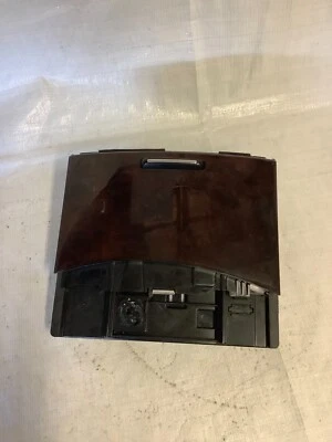 Bandeja compartimento de almacenamiento consola central delantera 15-17 Kia K900 84675-3T400 - C65 Foto 1 de 3