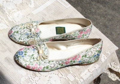 Vintage Mid Century Daniel Green Comfy Slippers Lame Brocade Size 6 - 7 - Image 1 of 4