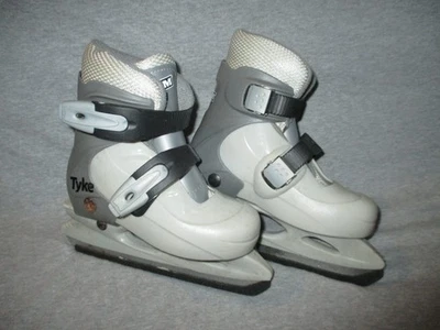 CCM Tyke Niños Pequeños Niñas Patines de Hielo Ajustables Tallas 8 9 10 11 Foto 1 de 4