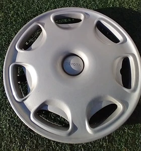 1991-97 TOYOTA PREVIA WHEEL COVER OEM FACTORY 15"  W/O BLACK SLOTS  42621-28071 - Picture 1 of 11