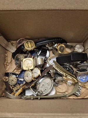 Lote de relógios vintage (alguns funcionando) - Imagem 1 de 4