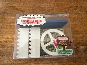 Molino de madera Thomas Train Learning Curve 1994 ¡con rueda hidráulica! ¡Nuevo! - Imagen 1 de 3
