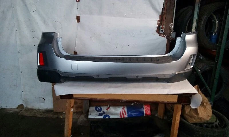 Cubierta de parachoques trasero Subaru Outback Legacy Wagon 2017 Foto 1 de 4