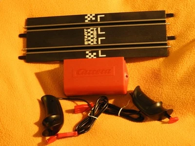 Carrera Go Anschlussschiene für Batteriebetrieb (4x Mono) mit 2 Handreglern - Bild 1 von 4