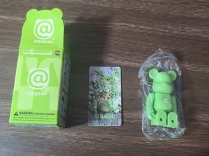 Medicom 100% Bearbrick Serie 49 BASIC Lettera R S49 Be@rbrick Green - Foto 1 di 1