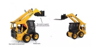 Komatsu Sk820 With 2 Implements 1:25 Model 8177 UNIVERSAL HOBBIES - Foto 1 di 1