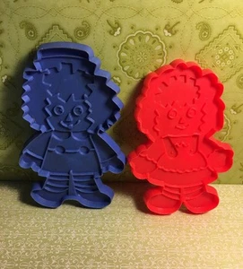 Vintage Cookie Cutters Raggedy Ann & Andy Doll Hard Plastic Bobbs Merrill Co. - Picture 1 of 5
