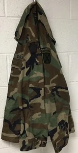 US Army Woodland Camo Coat W/Special Unit Patches 8415-01-084-1656 Large Regular - Bild 1 von 9