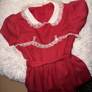 Vestido HECHO A MANO VINTAGE AÑOS 1940-50 NIÑAS Rojo Encaje/Detalles Botón Talla 4-6 Usado en Excelente Condición - Imagen 1 de 15