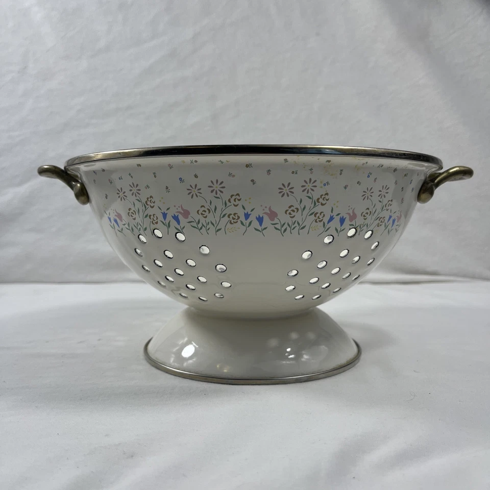 Vintage Enamel Colander By The Cook's Bazaar White With Floral Gold Trim Handle - Image 1 of 4