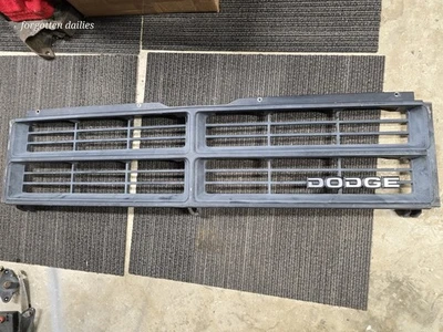 Dodge Dakota Sport 1987-1990 parrilla negra 4482624 Foto 1 de 4