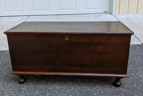 Antique wooden blanket chest Cover