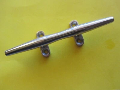 One SEACHOICE Taco de Barco Base Hueca de Acero Inoxidable 8" Acero Inoxidable 316 Foto 1 de 4