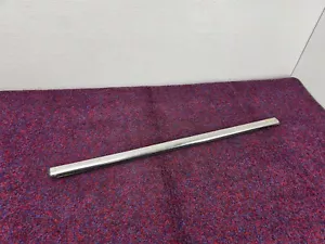 JEEP GRAND CHEROKEE SRT8 07-10 OEM PUERTA DELANTERA DERECHA PASAJERO TIRA DE CLIMA MOLDURA - Imagen 1 de 5