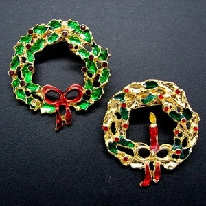 Two Gold Tone Christmas Wreath Pins Red & Green Enamel Holiday Brooch Vintage - Picture 1 of 2