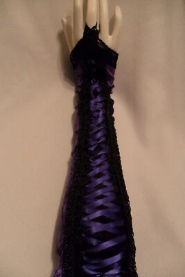 Gothic Samt Armstulpen Lila / Schwarz mit Schnürung Larp Vampire Velvet - Bild 1 von 4