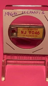 Vintage 1966 ILLINOIS DAV Tag (NJ 9046) - Picture 1 of 2