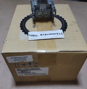 Yaskawa SGDV-120A21A002000 Servo Drive SERVOPACK 1.5 KW 200V SGDV120A2-033 =NEW= - Picture 1 of 3