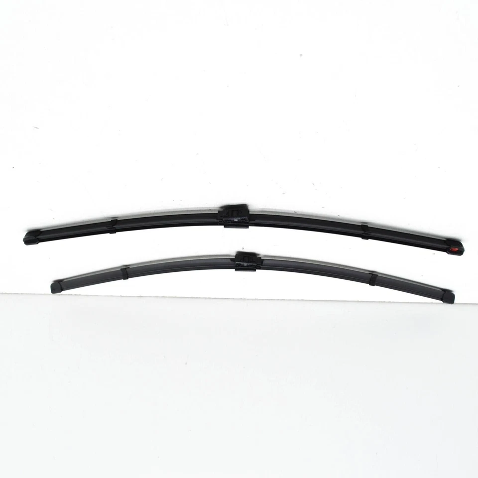Mercedes Benz Genuine SL Class 2013-2020 Wiper Blade OE  2318200945 - Image 1 of 1