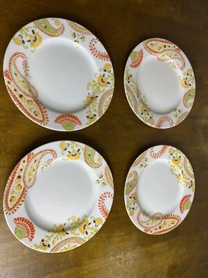 Conjunto de 4 pratos de salada de porcelana Rachael Ray Paisley 8" K014, em excelente estado usado - Imagem 1 de 4