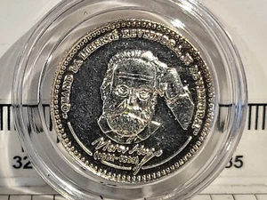 (L1104) 0.999 Silver ¼ oz Commemorative Medal - "Victor Hugo". - Picture 1 of 2