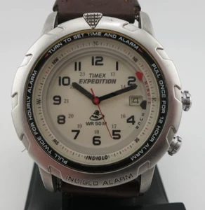 Orologio Vintage Timex Expedition Shenmue Sveglia Analogica Quarzo - Batteria Nuova - Foto 1 di 13