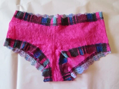 HANKY PANKY #4812 SIGNATURE LACE BOYSHORT PANTIES, PINK/MULTI,  XS,  NWOT, $32 - Image 1 of 4