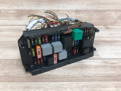 MERCEDES BENZ OEM W207 W212 E350 E550 FRONT SAM FUSE BOX BLOCK 2010-2013 1 - Image 1 of 4