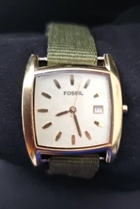 Fossil Watch Repair Parts Gold Tone Woman's Classic Quartz Date Vintage JR8840 - Picture 1 of 5
