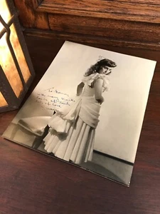 FOTO FIRMADA POR LA ACTRIZ SUSAN DOUGLAS 1947 a la CONSUMIDORA GANADORA DEL Oscar norma koch - Imagen 1 de 7