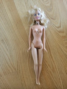 Barbie Mattel 2004 La Principessa e il Povero Anneliese Canta Lavoro Barbie Nuda - Foto 1 di 9