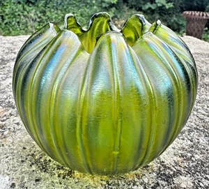 Antique Loetz Art Nouveau c.1880 Iridescent Green Glass Vase - Picture 1 of 7