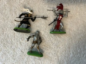 1971 Britains Ltd Deetail Medieval Foot Knights Lot of 3 - Picture 1 of 4