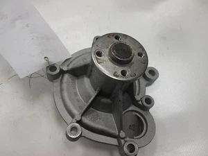 Bomba de agua Mercedes-Benz OM271 W204 Clase C sin junta A2712001001 - Imagen 1 de 2