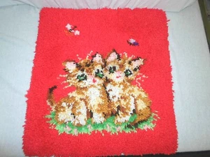 Complete! Kitty Cat Red Hook & Latch Rug Calico Kitten Garden Bee Fly 22" 20" In - Picture 1 of 11
