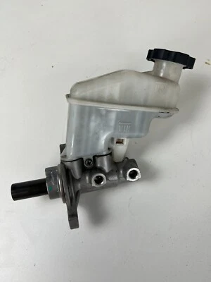 Conjunto de cilindro maestro de freno Kia Optima 2011-2015 2,4 L Foto 1 de 4