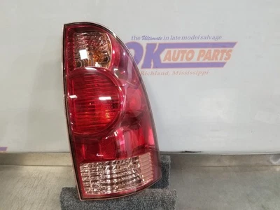 08 2008 Toyota Tacoma luz trasera luz pasajero derecho sin LED Foto 1 de 4