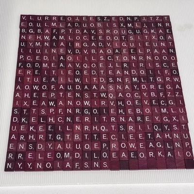 Lote de 400 azulejos de letras de madera Scrabble granate letras blancas manualidades reemplazos Foto 1 de 4