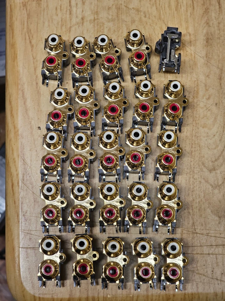 Гнездовые разъемы RCA с двойным золотым креплением для ПК 25 штук - Изображение 1 из 1